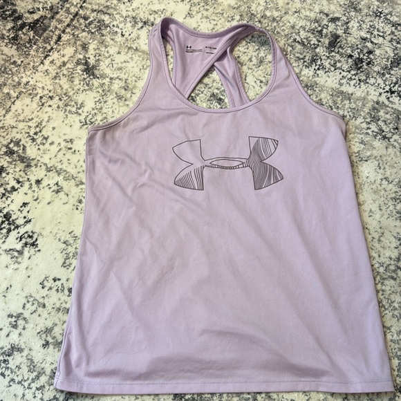 Black Under Armour Women's athletic Shorts and tank top in medium. - Picture 5 of 7